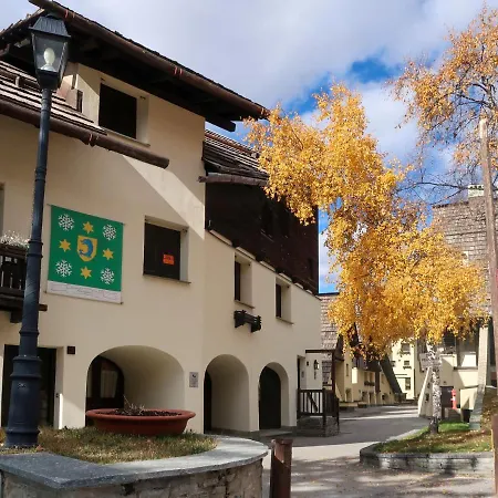 Appartement Locazione Turistica La Piazza Comfort-3 *